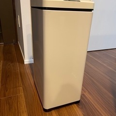 自動開閉ゴミ箱の画像