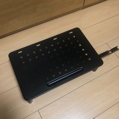 モニタースタンド