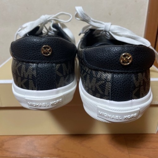 MCHAEL KORS新品スニーカー