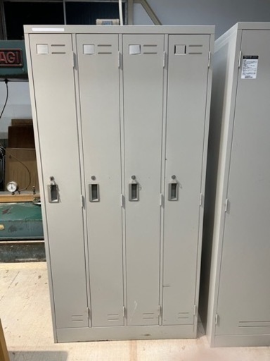 中古スチールロッカーコクヨ扉4枚1790×900奥行き515