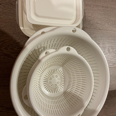 無料・3月5日まで！プラスチック製ザル＊３個＋保存容器＊３個の画像