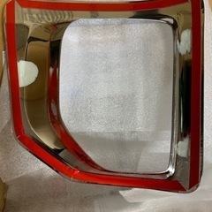 ハイエース200系メッキフォグカバーの画像