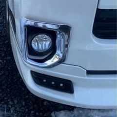 ハイエース200系メッキフォグカバーの画像