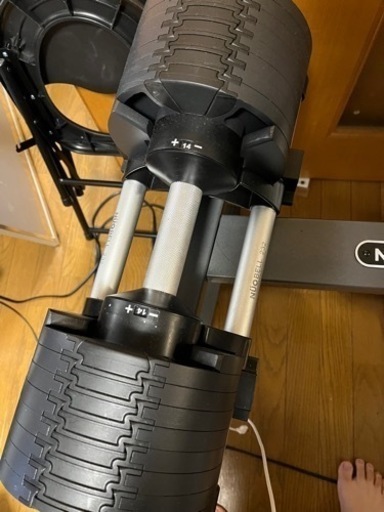フレックスベル32kg 2kg刻み 可変式 ダンベル　NUO BELL & 専用スタンド、グローブ、ベンチ