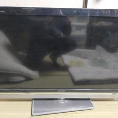 40型液晶カラーテレビ（2011年製）