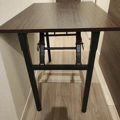 在宅用テーブルの画像