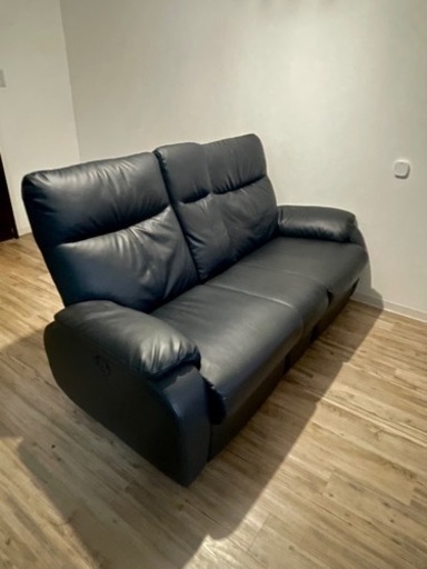 ブラック電動ソファ 東京インテリア ALLES リクライニングソファ 2.5人掛け