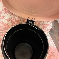 ヨーロピアン風ダストボックス　ペダル式の画像