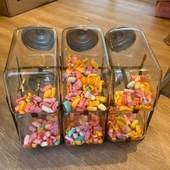 懐かしいお菓子入れの画像