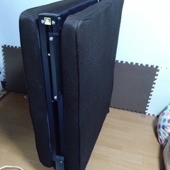 《急募》お譲りします　折りたたみシングルベッドですの画像