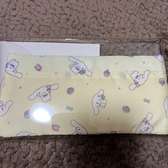 ポーチ付きクリアマルチケース シナモンロール૮ .  ̫ .｡ აの画像