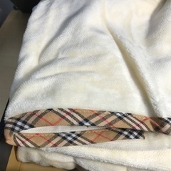 A2402-672 BURBERRY コットンボアシーツ BE BB002 VLB555 3014 シミあり 中古の画像