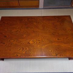 木製テーブル