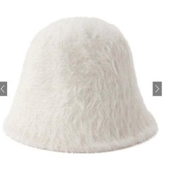 ファー、パール付きバケットハットの画像