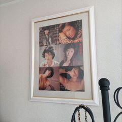 山口百恵のレコードジャケット額装の画像