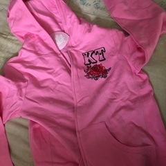 ハローキティのパーカーの画像