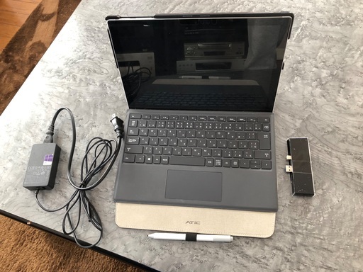 Microsoft Surface pro5美品です。ペン、　HDMI、SD、USBアダブター付き