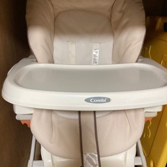 ハイローチェアの画像