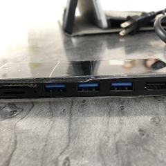 Microsoft Surface pro5美品です。ペン、　HDMI、SD、USBアダブター付きの画像