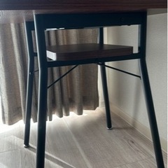 ダイニングテーブルの画像