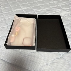 iPhone11用　手帳型スマホケース（新品）の画像
