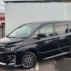 スタイリッシュなミニバン！トヨタ　ヴォクシー【自社ローンのオトロン】