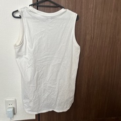 お取引中　ユニクロノースリーブTシャツの画像