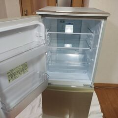 本日限定1000円　シャープ　冷蔵庫　２ドアの画像
