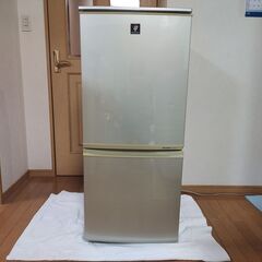 本日限定1000円　シャープ　冷蔵庫　２ドアの画像
