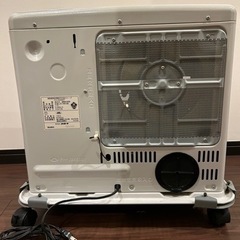 【値下げしました！3/8処分予定】コロナ石油ファンヒーター（キャスター付き）の画像