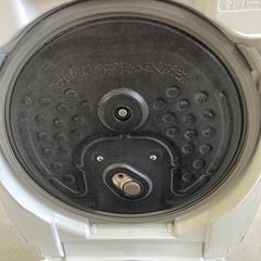 三菱　IHジャー炊飯器　1.0L(5.5合)　NJ-E10J3-W　2015年製の画像