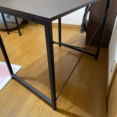 仕事用デスク　PCデスクの画像