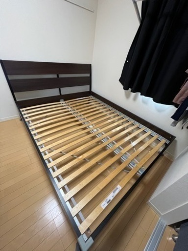 【廃版モデル】IKEA Trysil クイーンベッドフレーム すのこ付