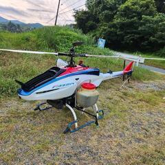 自営業フリーターの方！大歓迎！！空いた時間で働きませんか(⌒∇⌒)　農業用ラジコンヘリコプター、ドローンでの散布助手（ナビゲーター）今季募集開始!の画像
