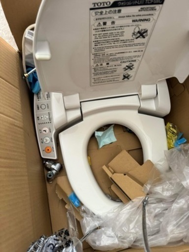 (お譲り先決定) TOTO 温水洗浄便座　新品近い