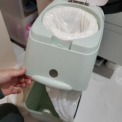 ゴミ箱のみ！！Aprica ニオイポイ　オムツゴミ箱の画像
