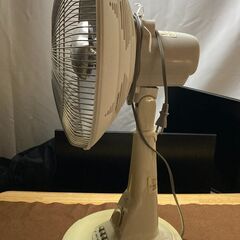超速 ハロゲンヒーター アイアン IR-4617 Iron 800W/400W 首振り機能の画像