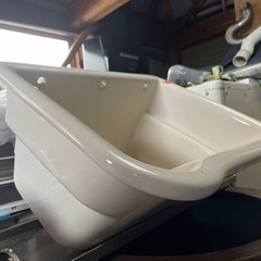TOTO 陶器製 壁掛け 小型洗濯流し 「SK504R」 掃除流し 洗面ボウル 多目的流し パステルアイボリーの画像
