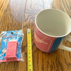ドラえもん　どこでもドア　マグカップ、消しゴム