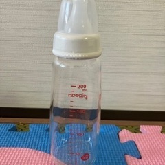 ピジョン 哺乳瓶 200ml