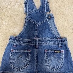 サロペットの画像