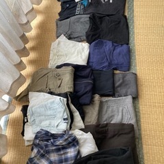 取引きお早い方に！大量23個位ありますメンズ服、パンツ、半袖・長Tシャツ・長袖パーカー・トレーナーなどS.Ｍ.Ｌ色々お得にどうぞ！の画像
