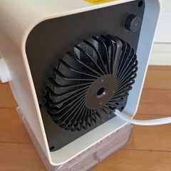 【美品】ミニ暖房機ヒーター|加湿機能付きの画像