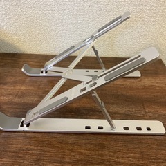 ほぼ未使用 PCスタンドの画像
