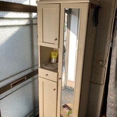 靴箱になります。