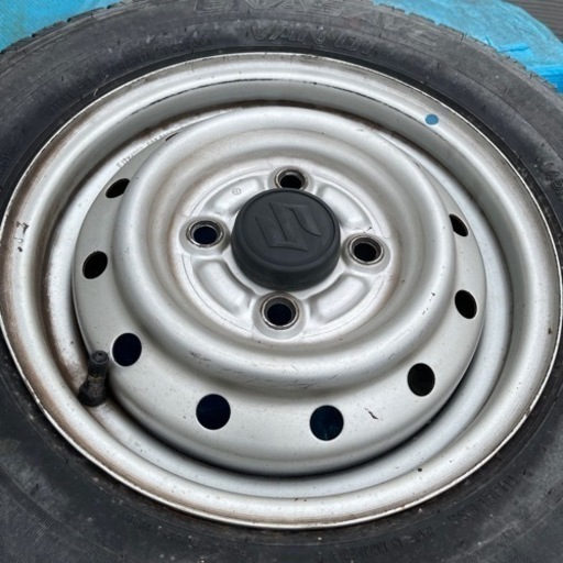 タイヤ145R12