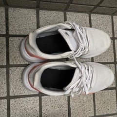 【3/16取引予定】adidas シューズ　白　29cmの画像