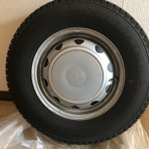 145R 12 6PR Goodyear スタッドレスタイヤ、アルミホイール付き　2022年式　ほぼ新品