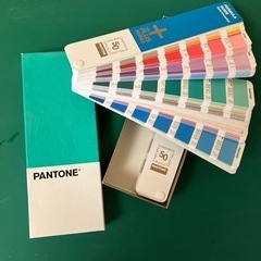 Pantone カラーガイドの画像