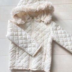 子ども服　ダウンジャケット　サイズ(120センチ)